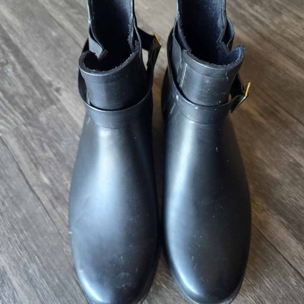 Black Women's Ankle Rain Boots - Classic Slip-On Style